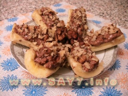 Бананы, фаршированные орехами в шоколаде
