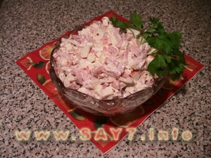 Салат с кальмарами и крабовыми палочками
