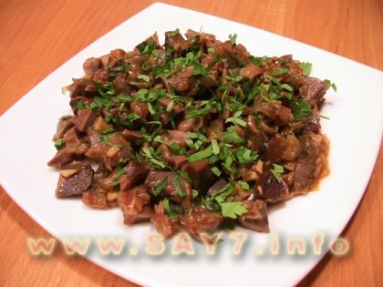 Куриные желудки, жаренные с луком и соевым соусом