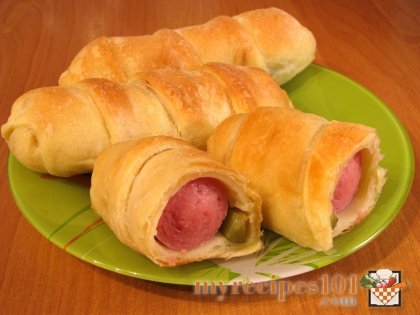 Hotdogs in puff dough