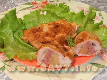 Куриное филе, фаршированное сыром, ветчиной и ананасами