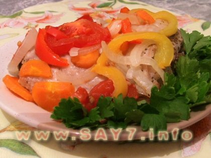 Курица с овощами, тушенная в фольге