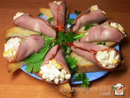 Pyramid sandwich