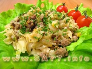 Cabbage stewed with ground meat and oranges.