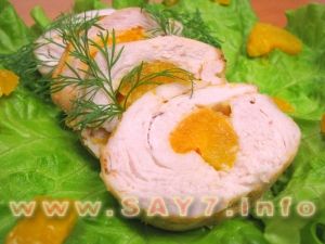 Chicken souffle stuffed with apricots and cheese