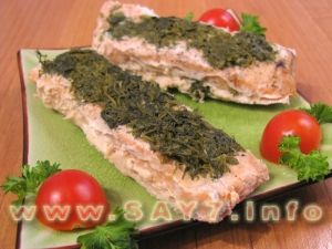 Fried humpback salmon with greens in foil
