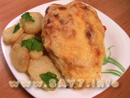 Куриная грудка под сметанно-чесночным соусом