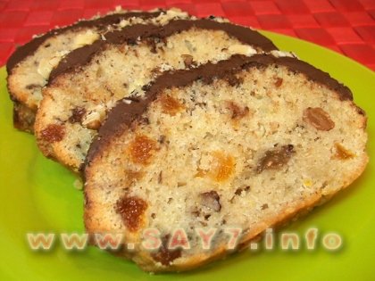 Кекс с курагой, изюмом и орехами