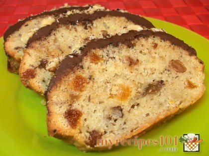 Cake with dried apricots, raisins and nuts