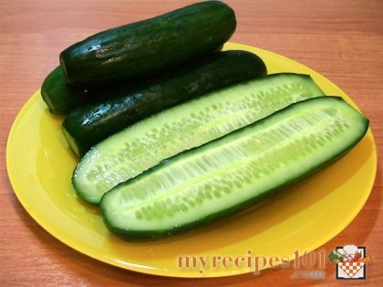 Soft-salted cucumbers without pickle solution