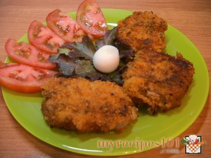 Fried pork with mustard and eggs