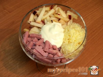 Salad-Cocktail with ham, cheese and apple