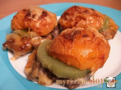 Fried beef with kiwi and apricots