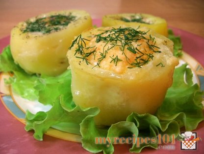 Baked potatoes with quail eggs