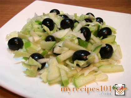 Salad with cabbage, grapes and apple