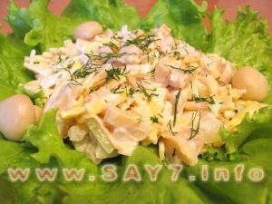 Salad with mushrooms, pancakes and onion
