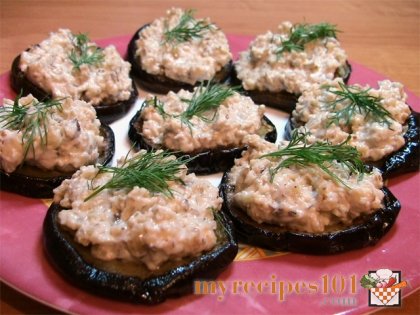 Eggplants with walnuts