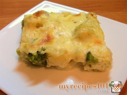 Cauliflower with broccoli baked under creamy sauce