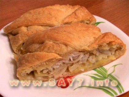 Слоеный пирог с рыбой и картофелем