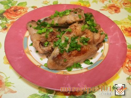 Chicken wings fried with ginger