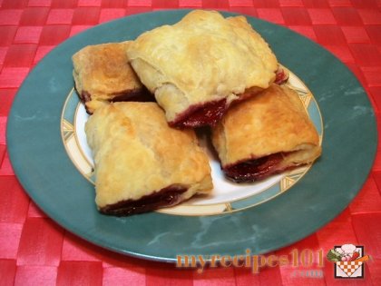 Cherry puff pies